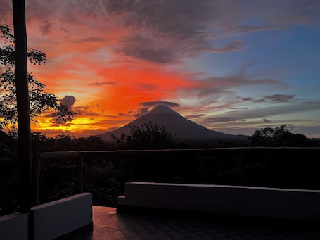 施設の敷地. Boutique Bungalow with Kitchen, Terrace & Views and A/C