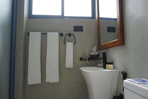 Hair dryer, towels, soap, toilet paper - Welcome To Surf View Resort Ahangama (Ahangama)