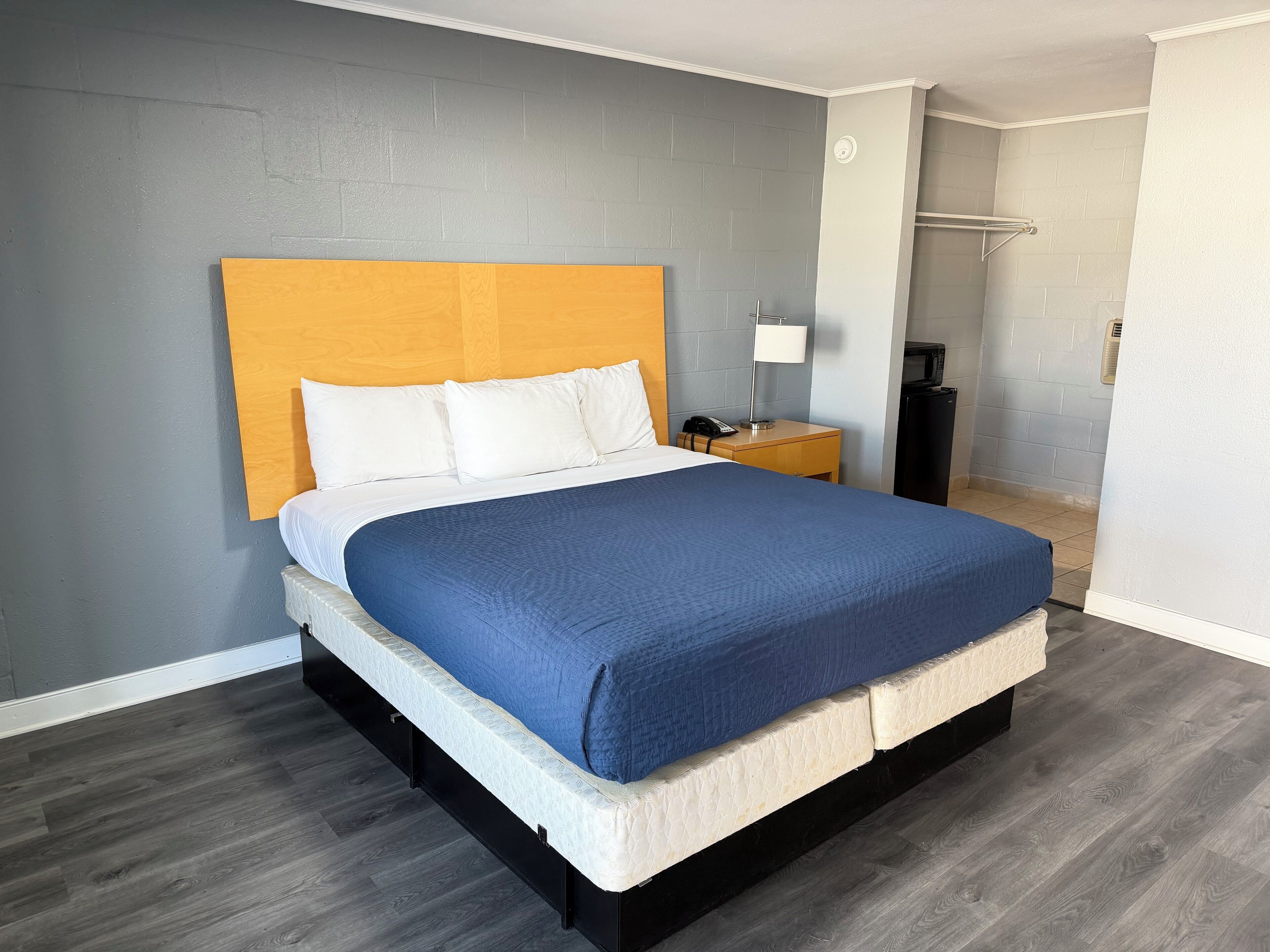 Classic Single Room | Desk, free WiFi