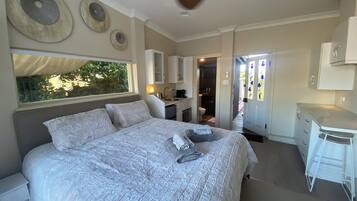 1 Schlafzimmer, BĂŒgeleisen/BĂŒgelbrett, WLAN, BettwĂ€sche