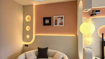 Quarto urbano, vista para a cidade | Wi-Fi de cortesia, roupa de cama