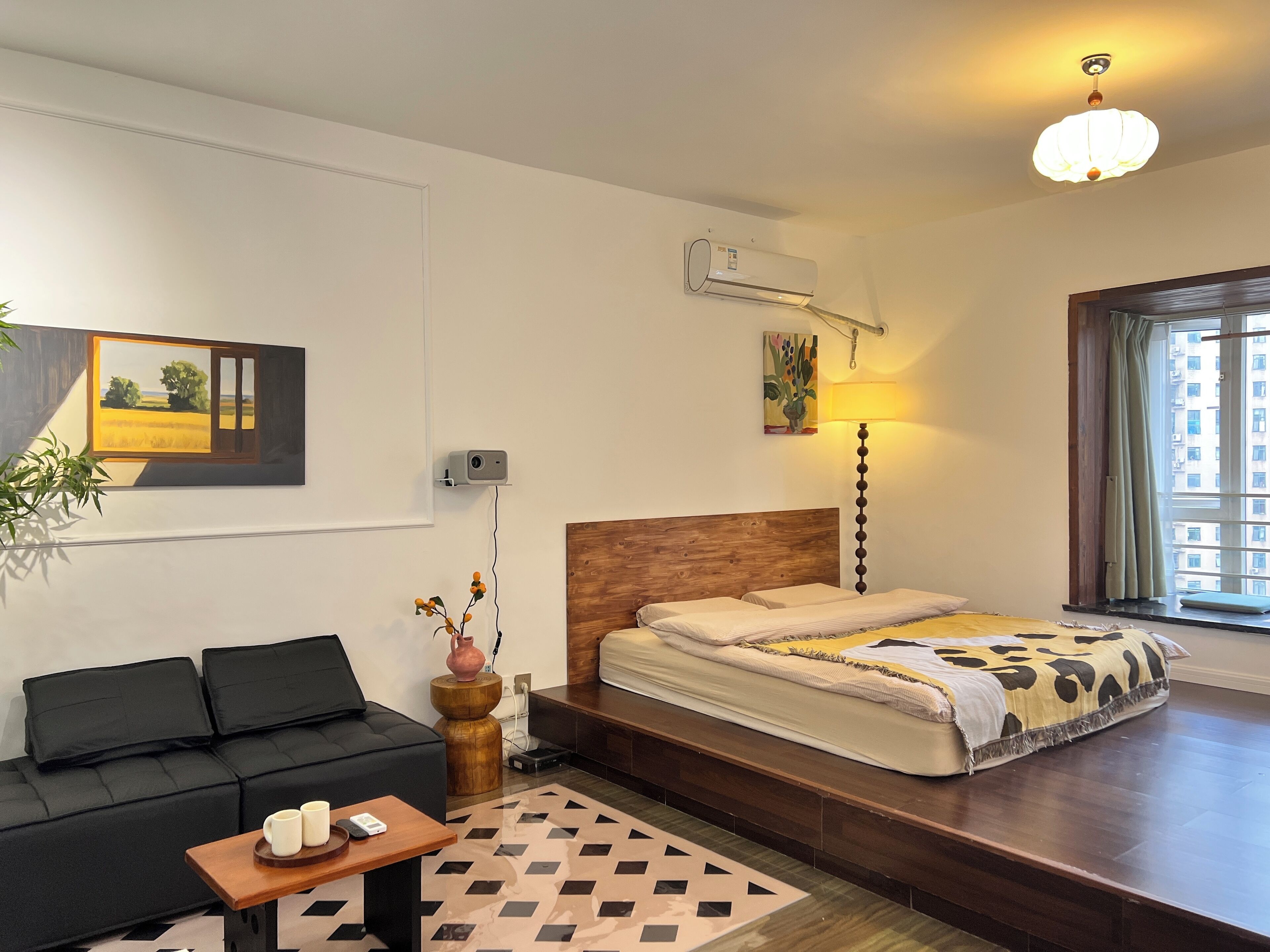 Comfort Room | Free WiFi, bed sheets