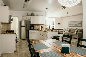 Micro-ondes, four, plaque de cuisson, lave-vaisselle