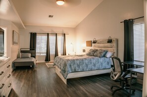 4 chambres, fer et planche à repasser, Wi-Fi, draps fournis