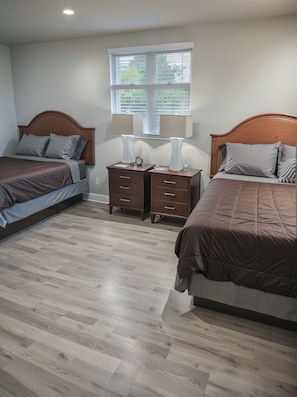 4 Schlafzimmer, Bügeleisen/Bügelbrett, kostenloses WLAN, Bettwäsche