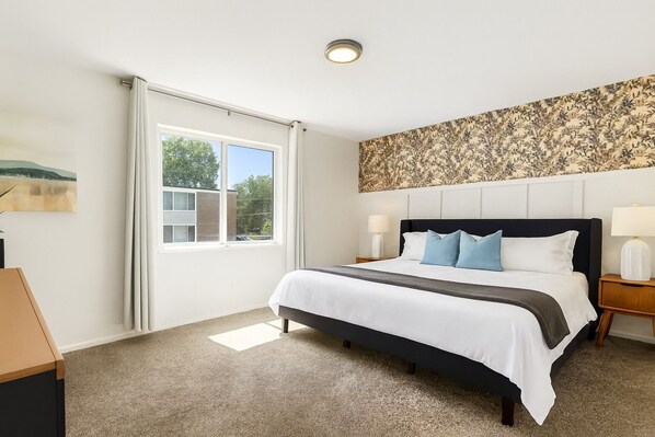 1 soverom, skrivebord, strykejern/-brett og wi-fi (inkludert)