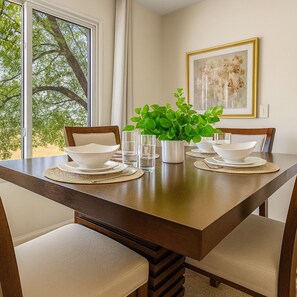 Dining - New! 1BR Corner Flat | King Bd | Central Royal Oak (Royal Oak)