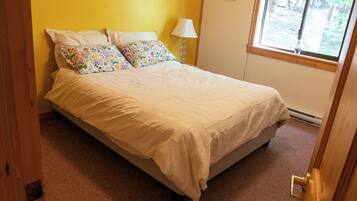 1 slaapkamer, een strijkplank/strijkijzer, wifi, beddengoed