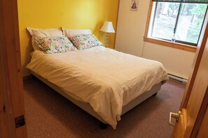 1 slaapkamer, een strijkplank/strijkijzer, wifi, beddengoed