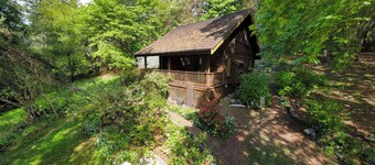 Gorgeous cottage retreat offers the blend of rural tranquility & modern comfort
