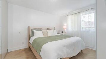 2 slaapkamers, een strijkplank/strijkijzer, wifi, beddengoed