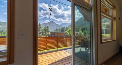 Snow Creek Chalet in Leavenworth, WA: Beautiful mountain views