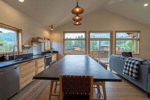 Microwave, oven, stovetop, dishwasher