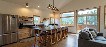 Snow Creek Chalet in Leavenworth, WA: Beautiful mountain views