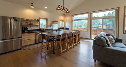 Snow Creek Chalet in Leavenworth, WA: Beautiful mountain views