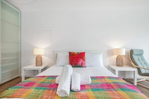 Iron/ironing board, free WiFi, bed sheets