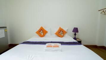 Standard Room, 1 Queen Bed, Non Smoking