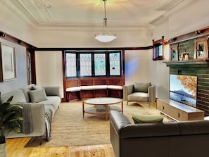 Smart TV, ping pong, books