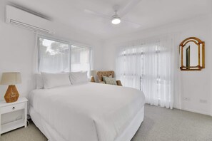 3 bedrooms, desk, iron/ironing board, WiFi