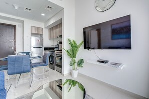 Apartment, Balcony, Golf View | Living room - PVH - Golf Vita - 1BR (Dubai)
