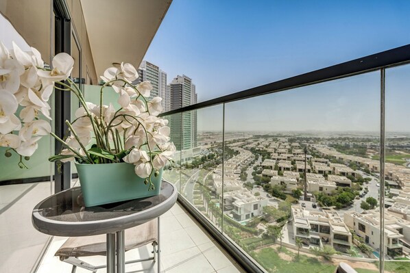 Apartment, Balcony, Golf View | Balcony - PVH - Golf Vita - 1BR (Dubai)