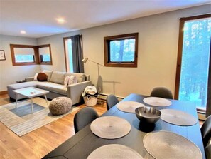 特色單棟房屋, 3 間臥室, 露台, 湖景 | 房內用餐