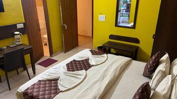Deluxe Double Room, Balcony, Pool View | Desk, free WiFi