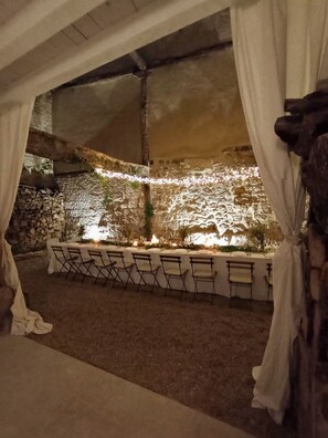 Banquet hall