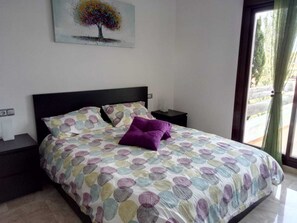 2 bedrooms, iron/ironing board, travel crib, free WiFi - Luxury apartment Casares Andalusia Costa del Sol Estepona Marbella Malaga Espana (AN)