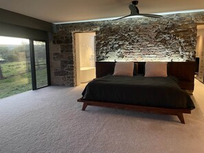 4 bedrooms, in-room safe, iron/ironing board, WiFi