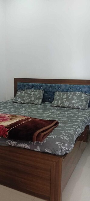 Escritorio, camas plegables/adicionales, wifi gratis y ropa de cama