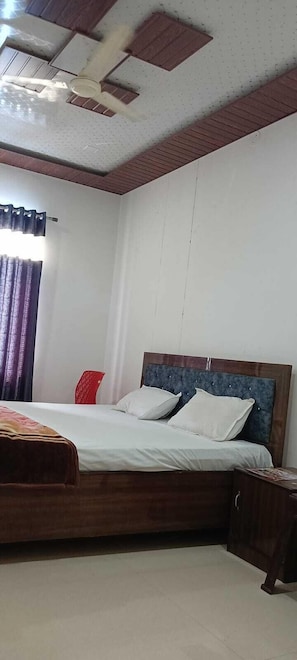 Desk, rollaway beds, free WiFi, bed sheets