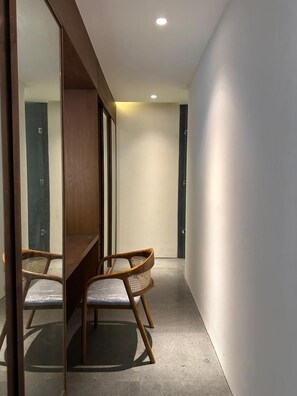 Deluxe Room, Non Smoking, Balcony | Free WiFi