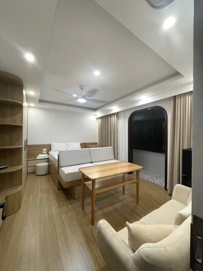 Cortinas opacas y wifi gratis