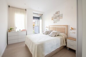 3 chambres, fer et planche à repasser, accès Internet, draps fournis