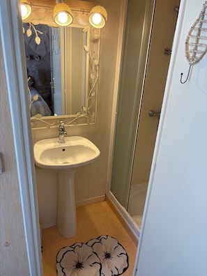 Chambre Double Confort | Salle de bain