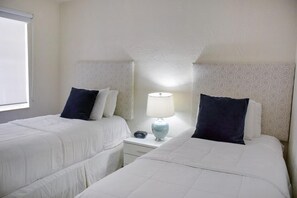 2 室のベッドルーム、セーフティボックス (室内)、アイロン / アイロン台、WiFi (無料)