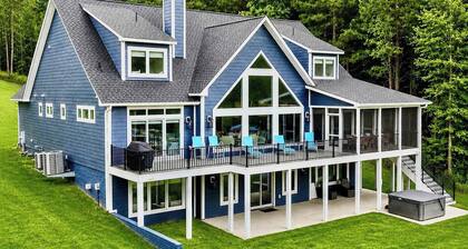Lakefront Lake Anna 6-Suites, Hot Tub