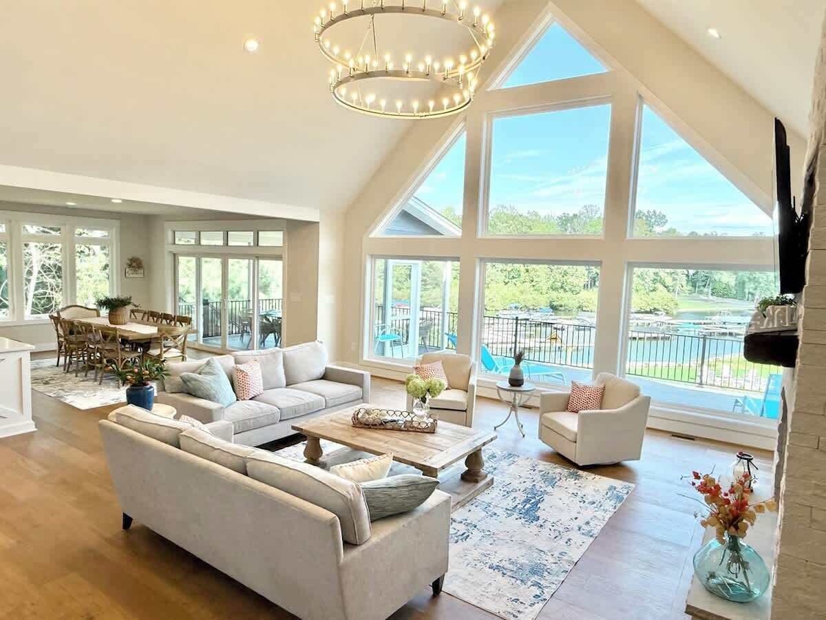 Smart TV, fireplace, offices