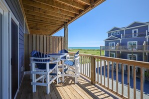 Outdoor dining - Pelican’s Treasure: Oceanfront Retreat w/ Hot Tub (North Topsail Beach)