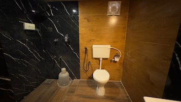 Premium-feriehus - havudsigt | Badeværelse | Bruser, gratis toiletartikler, håndklæder, Sæbe