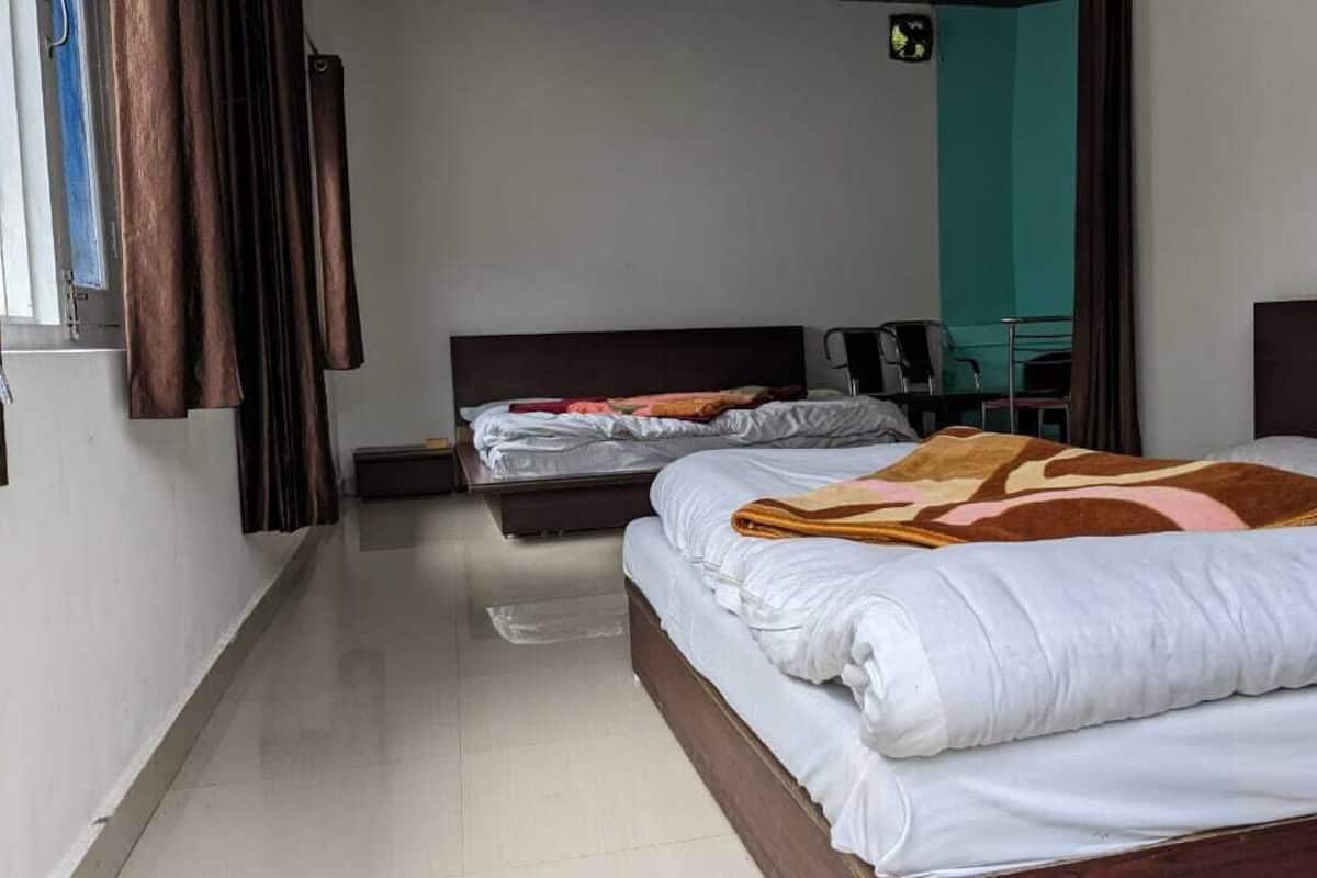 Quadruple Room | Rollaway beds (surcharge), bed sheets