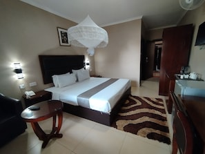 Suite, Balcony, Garden View