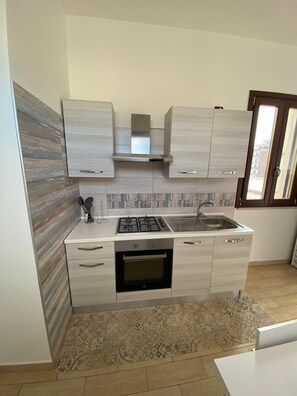 Forno, piano cottura, macchina per tè/caffè, pentole/stoviglie/utensili