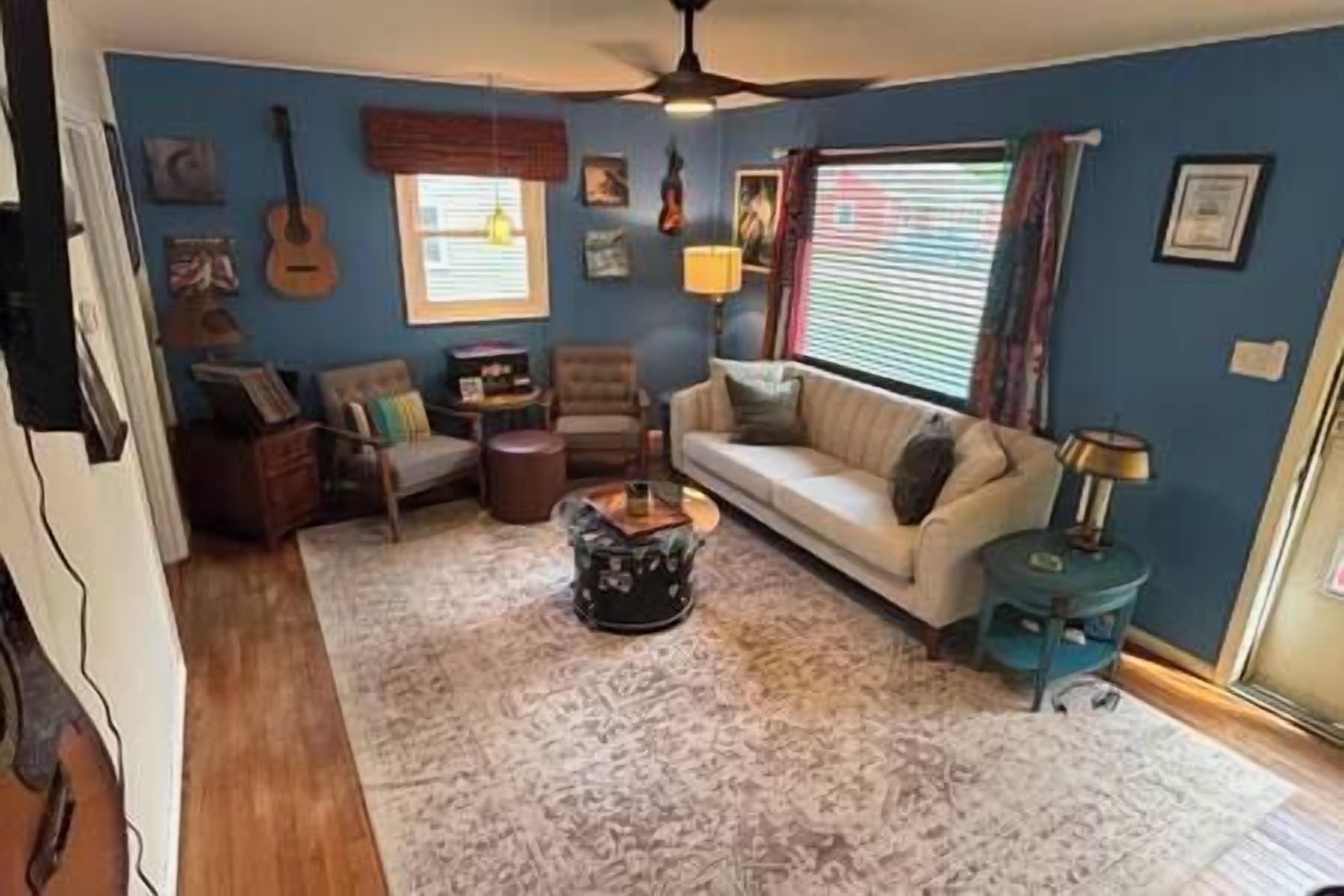 Smart TV, music library