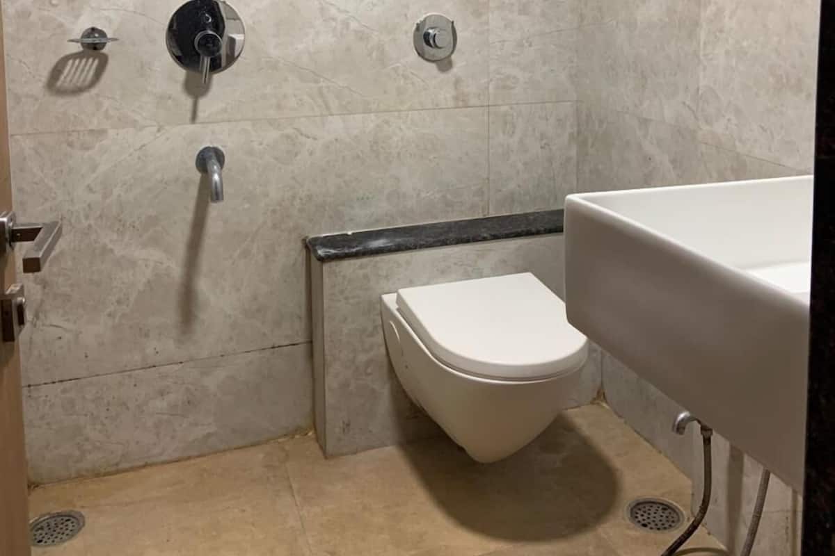 Quarto casal luxo | Banheiro | Banheira e chuveiro separados, produtos de toalete grátis