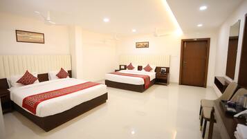 Luxury Quadruple Room | Premium bedding, down comforters, pillowtop beds, individually furnished