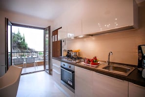 Fridge, microwave, oven, stovetop
