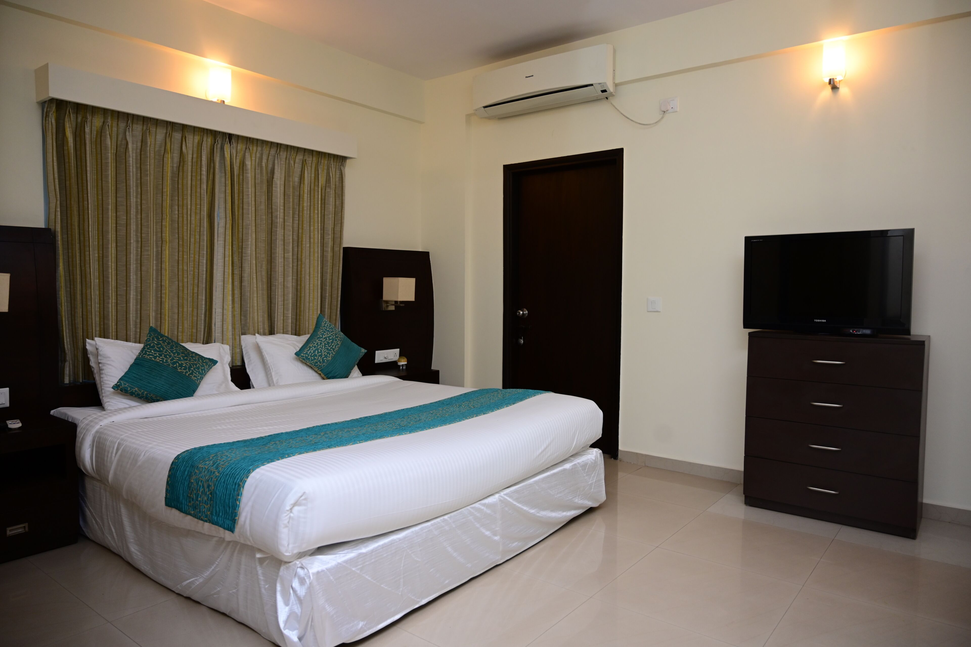 Chambre Club, balcon, vue ville