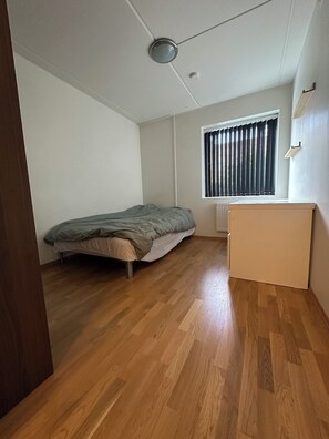 4 bedrooms, WiFi, bed sheets